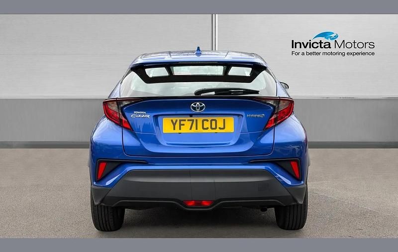 Second-hand Toyota C-HR 122 CP (89 kW) 2021 Albastru SUV