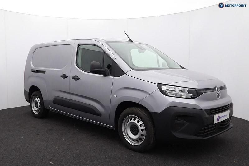 Grey New 2025 Citroën Berlingo MPV | £16,899 (Good price) - Image 1/4