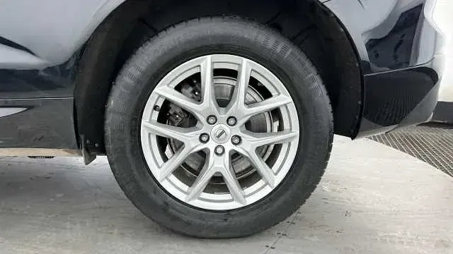 Usado Volvo XC60 Momentum 250 CV (183 kW) 2021 Negro SUV