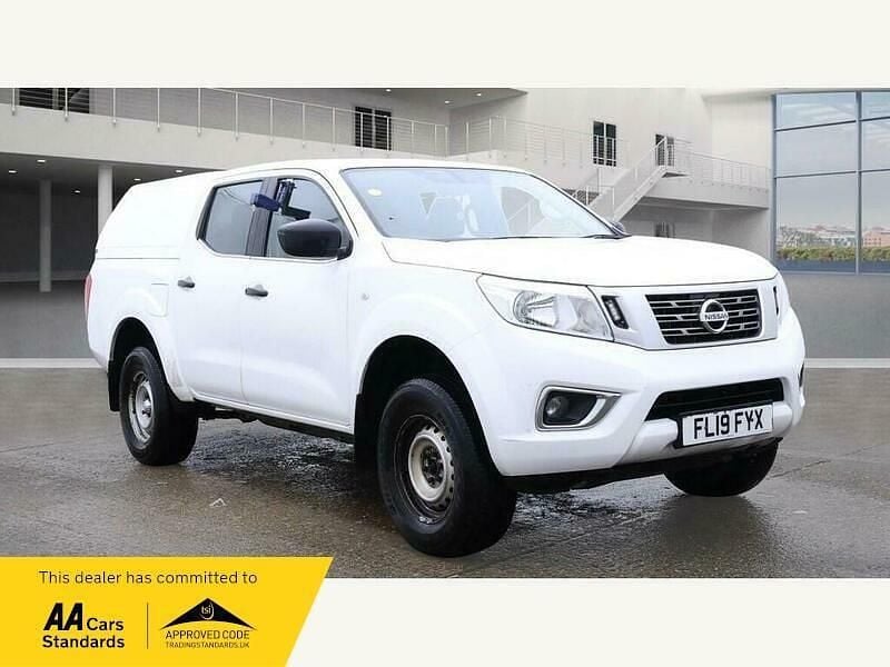 White Used 2019 Nissan Navara Visia Pickup | £9,995 (Super price) - Image 1/4