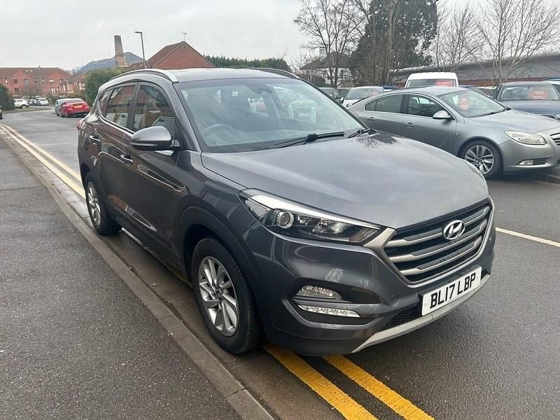 Used Hyundai Tucson SE 141 HP (103 kW) 2017 Grey SUV