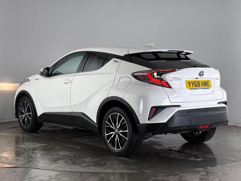Used Toyota C-HR 122 HP (89 kW) 2018 White SUV