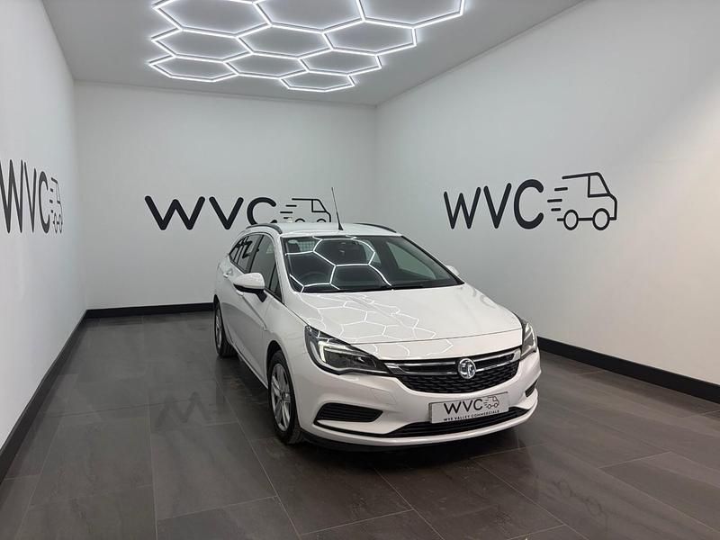 Used Vauxhall Astra 2019 White Estate