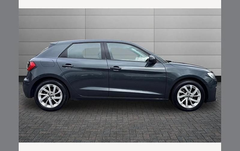 Używany Audi A1 Sport 116 KM (85 kW) 2020 Szary SUV