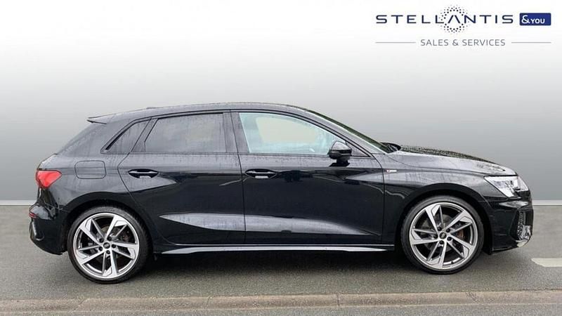 Used Audi A3 Sportback Design 148 HP (108 kW) 2022 Black Hatchback