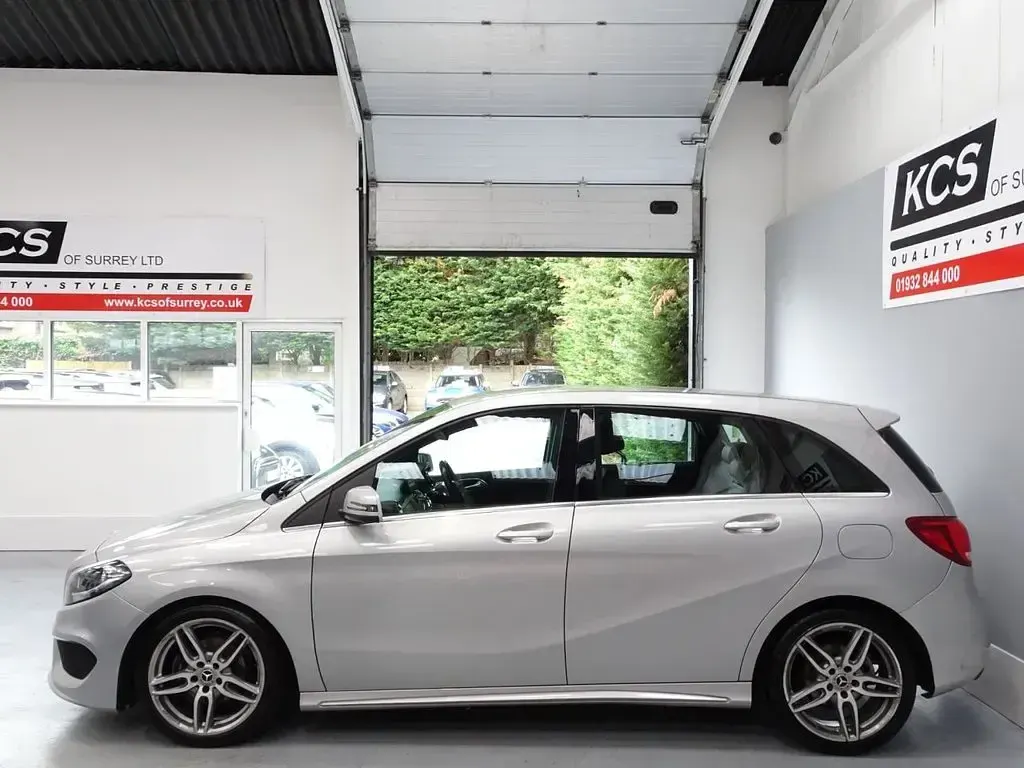 Used Mercedes B180 AMG line 109 HP (80 kW) 2018 Silver Hatchback
