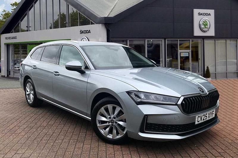 New Skoda Superb SE Technology 110 HP (80 kW) 2025 Pebble silver metallic Estate