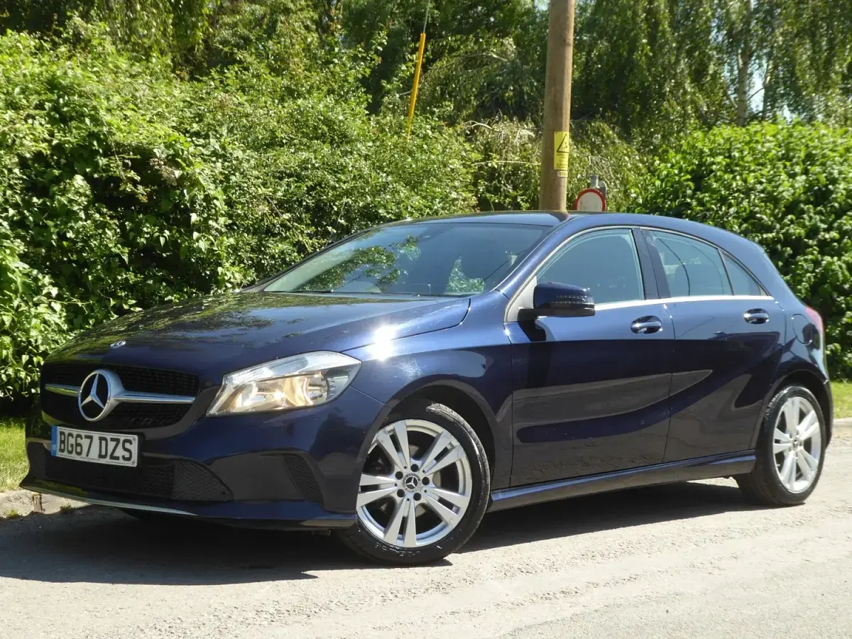 Used Mercedes A180 109 HP (80 kW) 2017 Blue Hatchback