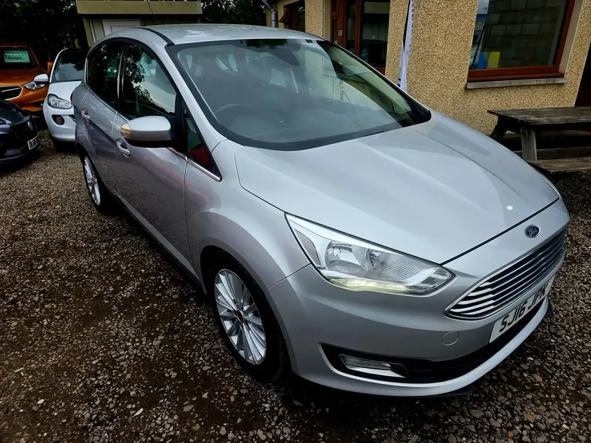 Käytetty Ford C-MAX Titanium 2016 Hopea Tila-auto