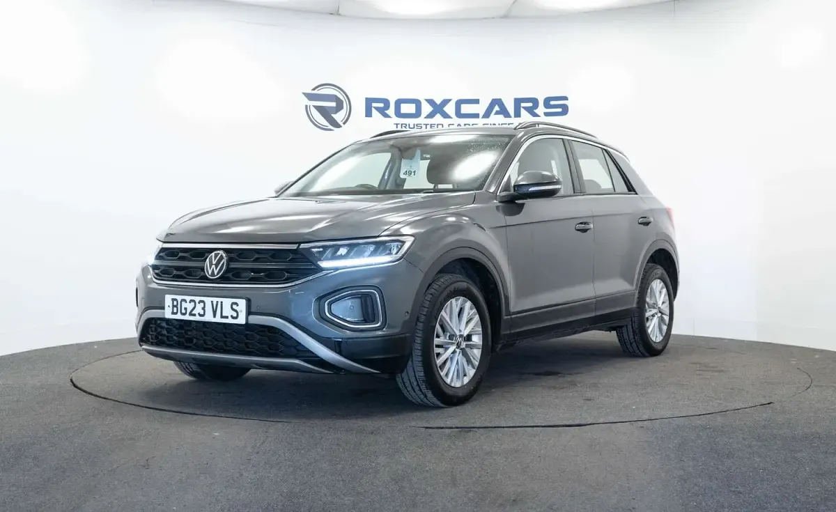 Used VW T-Roc Life 110 HP (80 kW) 2023 Grey SUV