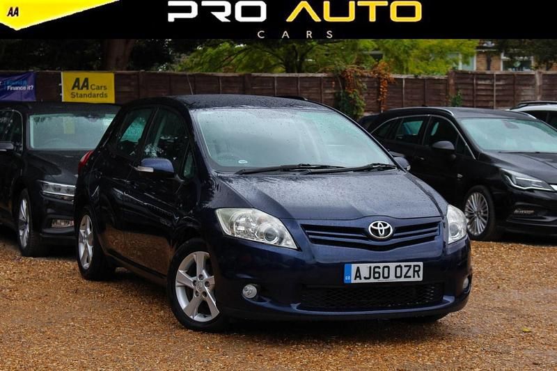 Blue Used 2011 Toyota Auris Hatchback | £2,301 (Good price) - Image 1/4
