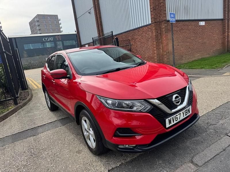 Used Nissan Qashqai Acenta 115 HP (84 kW) 2017 Red SUV