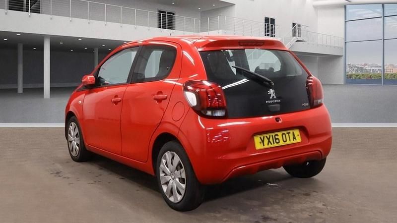 Used Peugeot 108 Active 68 HP (50 kW) 2016 Red Hatchback