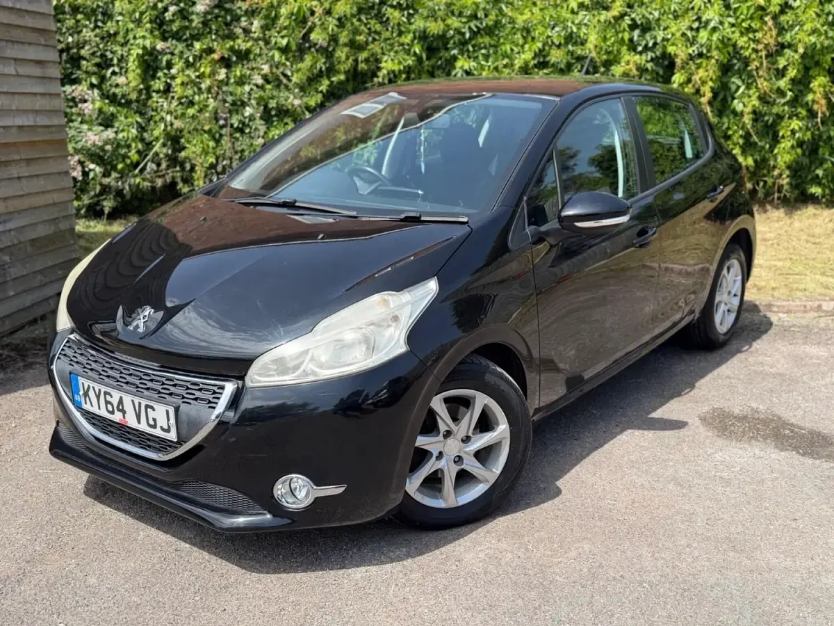 Used Peugeot 208 Active 110 HP (80 kW) 2015 Black Hatchback