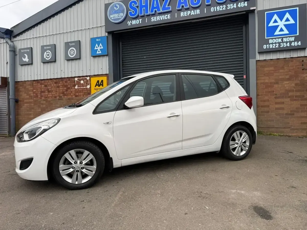 Used Hyundai ix20 Active 125 HP (91 kW) 2013 White Hatchback