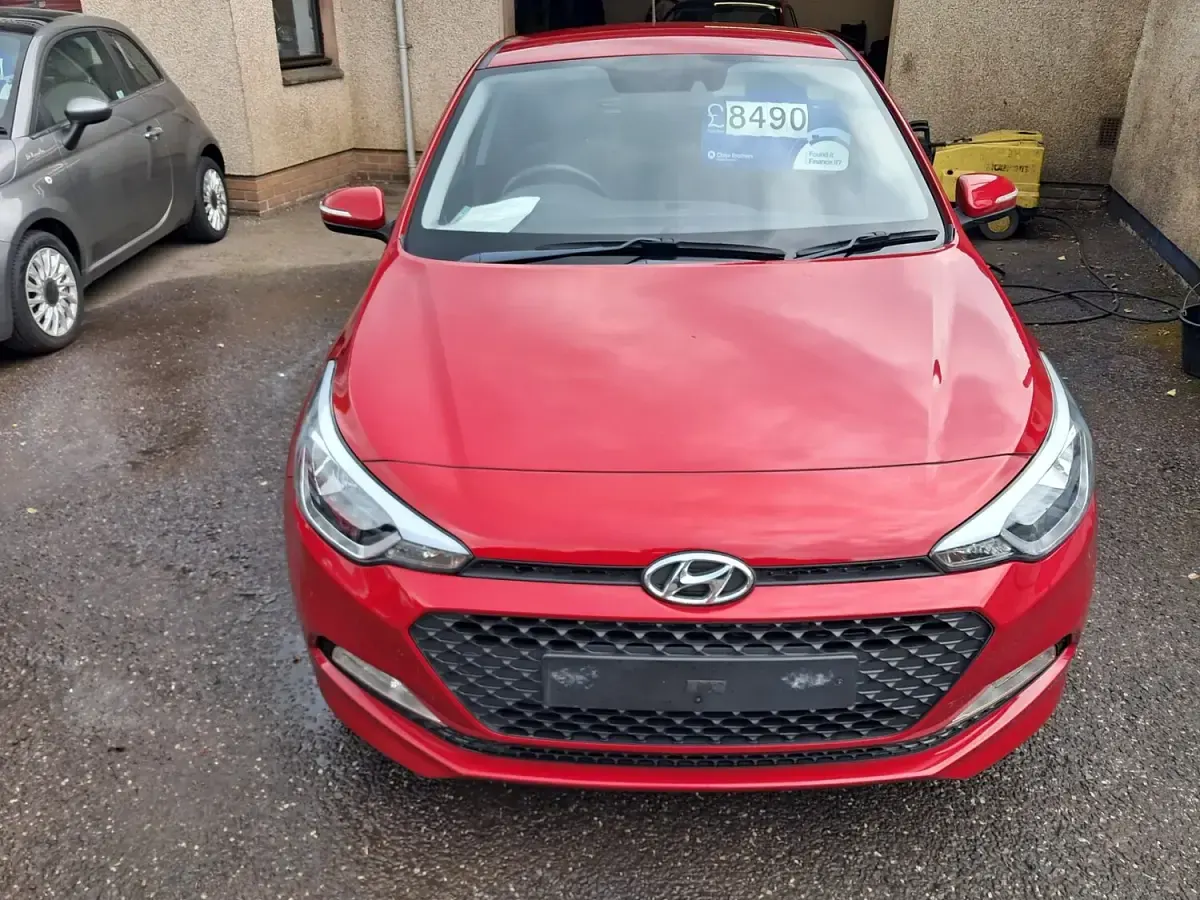 Used Hyundai i20 2017 Red Hatchback