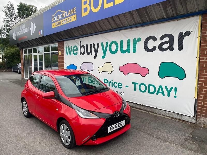 Red Used 2016 Toyota Aygo X-play Hatchback | £3,999 (Good price) - Image 1/4