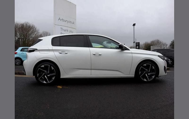 Used Peugeot 308 Allure Premium 130 HP (95 kW) 2022 White Hatchback