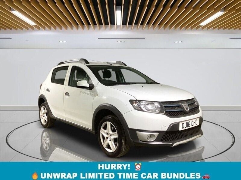 White Used 2016 Dacia Sandero Lauréate Hatchback | £4,999 (Fair price) - Image 1/3
