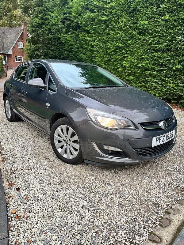Grey Used 2013 Vauxhall Astra Elite Hatchback | £2,875 (Good price) - Image 1/4