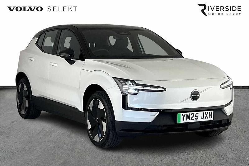 Cloud blue Used 2025 Volvo EX30 Plus SUV | £27,990 (Good price) - Image 1/4