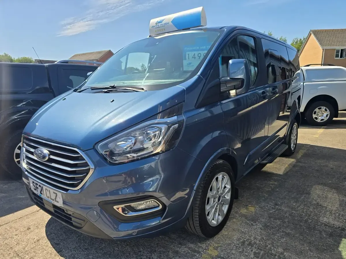 Used Ford Tourneo Custom Titanium 130 HP (95 kW) 2021 Blue Van