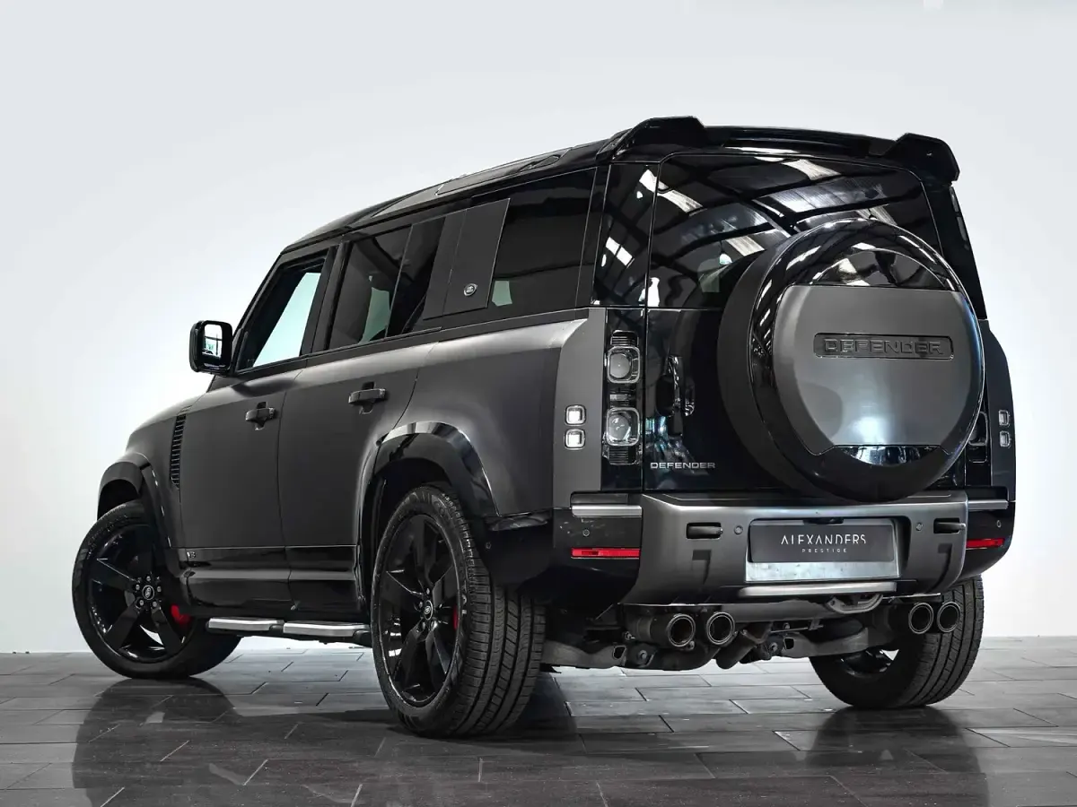 Usado Land Rover Defender Carpathian Edition 525 HP (386 kW) 2023 Cinzento SUV