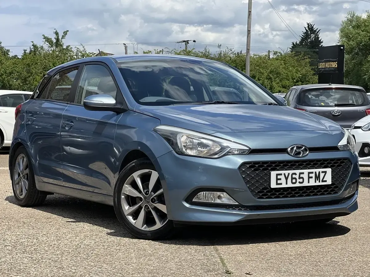 Used Hyundai i20 SE 100 HP (73 kW) 2015 Blue Hatchback