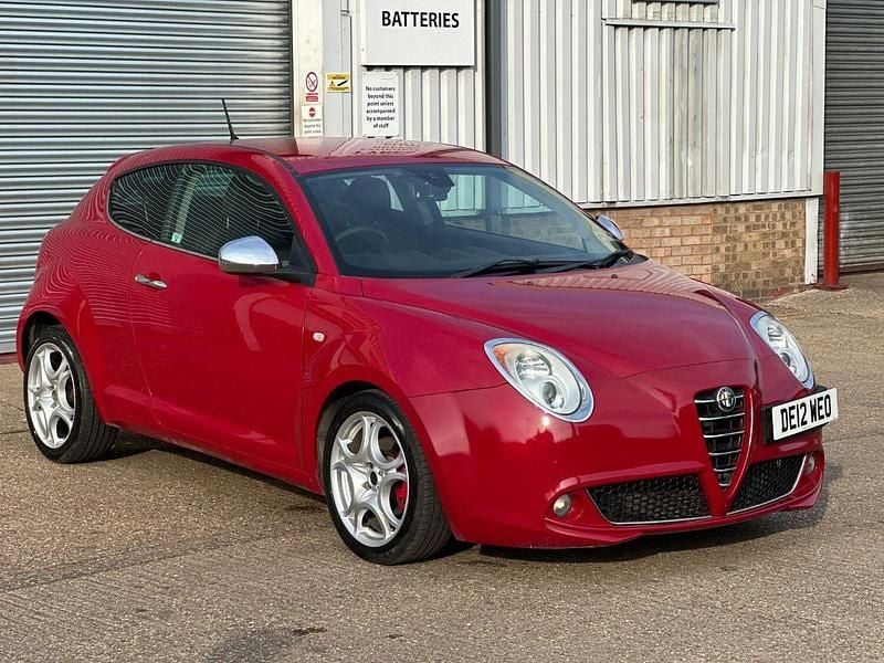 Used Alfa Romeo MiTo Distinctive 135 HP (99 kW) 2012 Red Hatchback