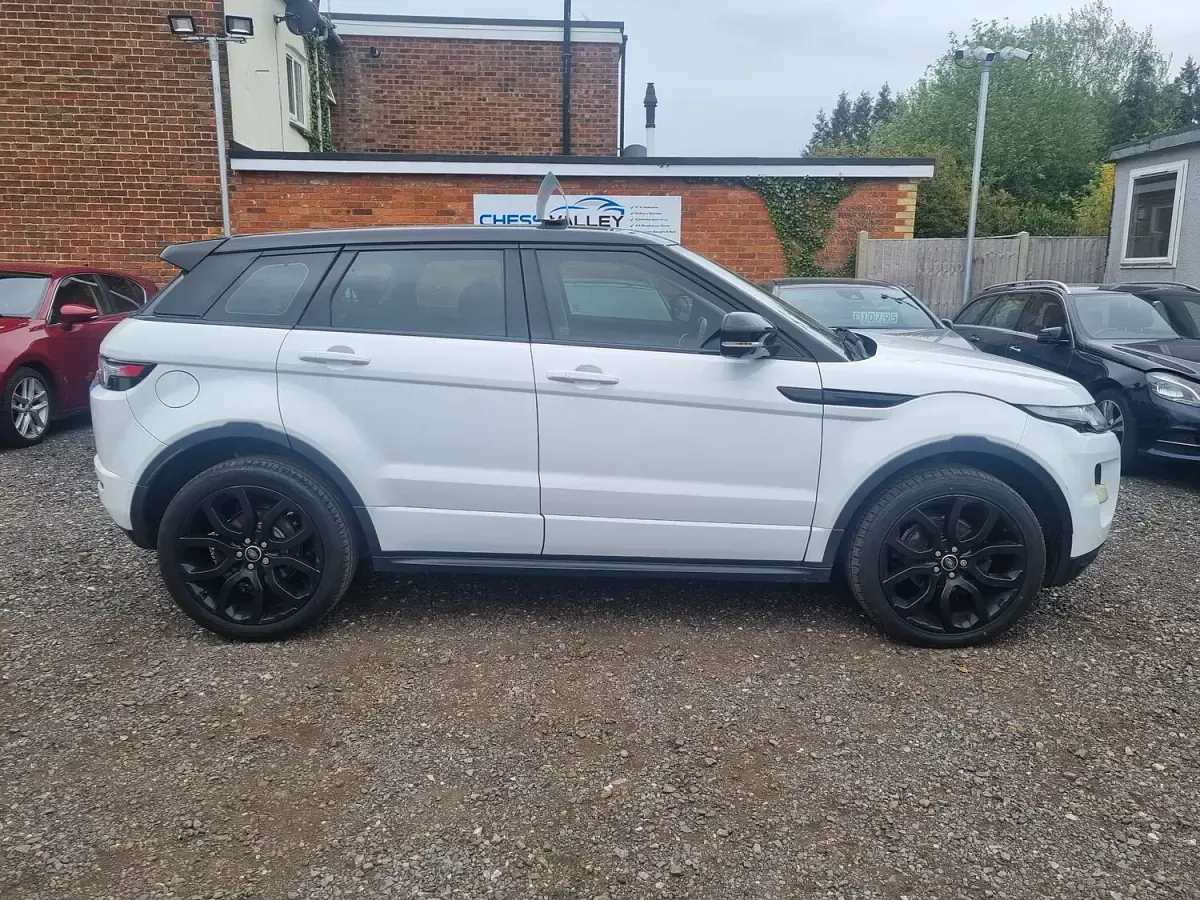 Used Land Rover Range Rover evoque Dynamic 240 HP (176 kW) 2013 White SUV