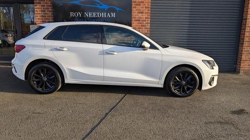 Used Audi A3 Sportback Design 110 HP (80 kW) 2021 White Hatchback
