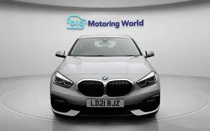 Used BMW 116 Sport Line 116 HP (85 kW) 2021 Silver Hatchback