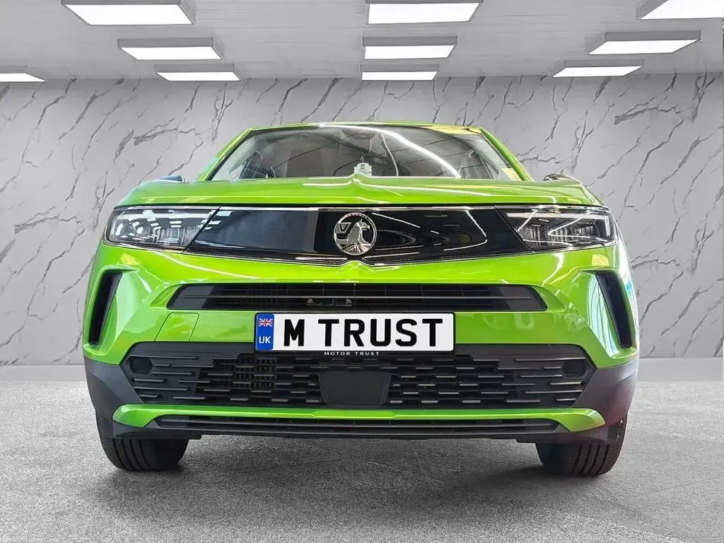 Usado Vauxhall Mokka Design Edition 100 HP (73 kW) 2023 Verde SUV