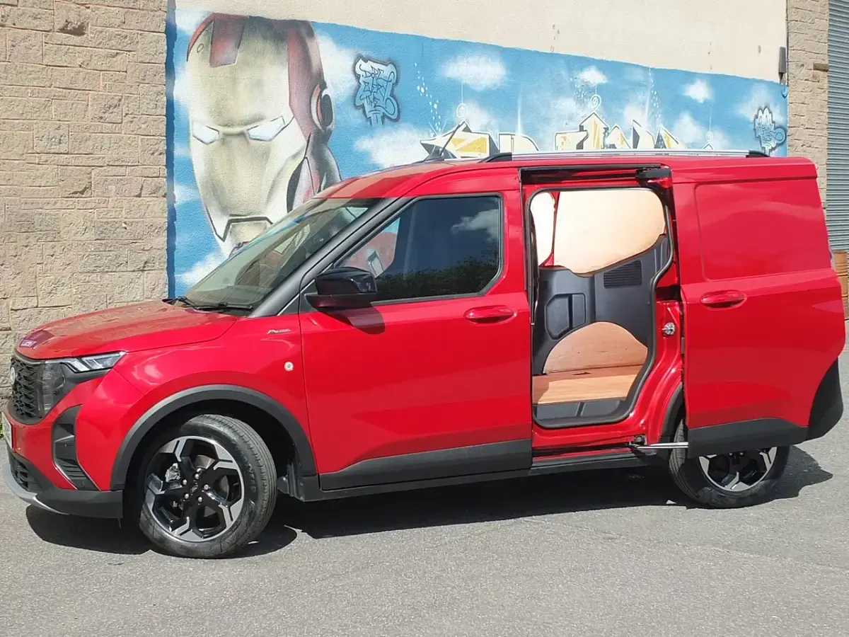 Used Ford Transit Active 125 HP (91 kW) 2025 Red Van