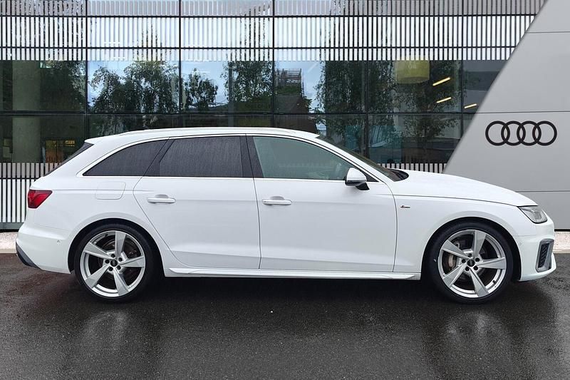 Used Audi A4 S-Line 200 HP (147 kW) 2023 White Estate