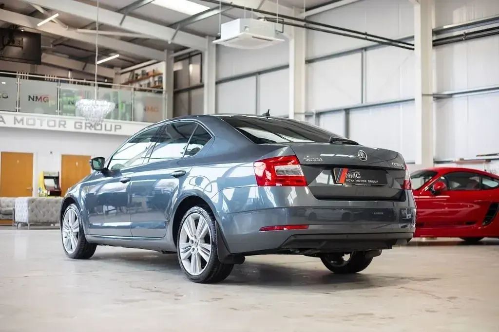 Gebraucht Skoda Octavia SE L 115 PS (84 kW) 2020 Grau Kleinwagen