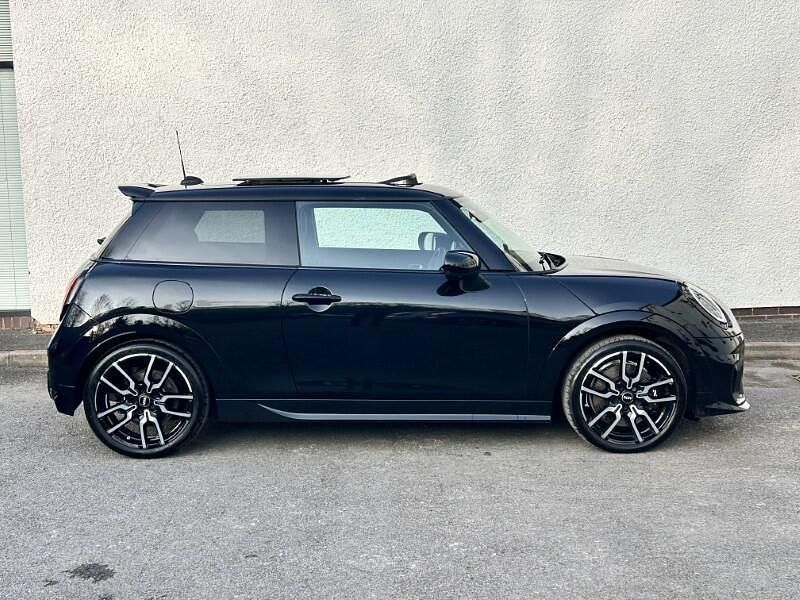 Used Mini Cooper S Hatch 201 HP (147 kW) 2025 Black Hatchback