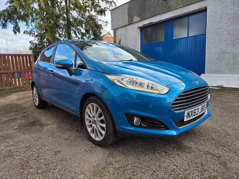 Used Ford Fiesta Titanium X 95 HP (69 kW) 2013 Blue Hatchback