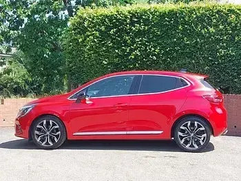 Used Renault Clio Techno 90 HP (66 kW) 2022 Red Hatchback