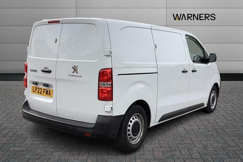 Used Peugeot Expert Premium 102 HP (75 kW) 2022 White Van