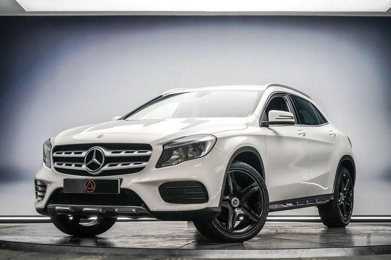 Used Mercedes GLA220 AMG line 170 HP (125 kW) 2018 White SUV