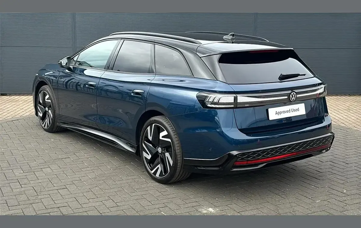 New VW ID.7 GTX 250 kW (340 HP) 2026 Blue Estate