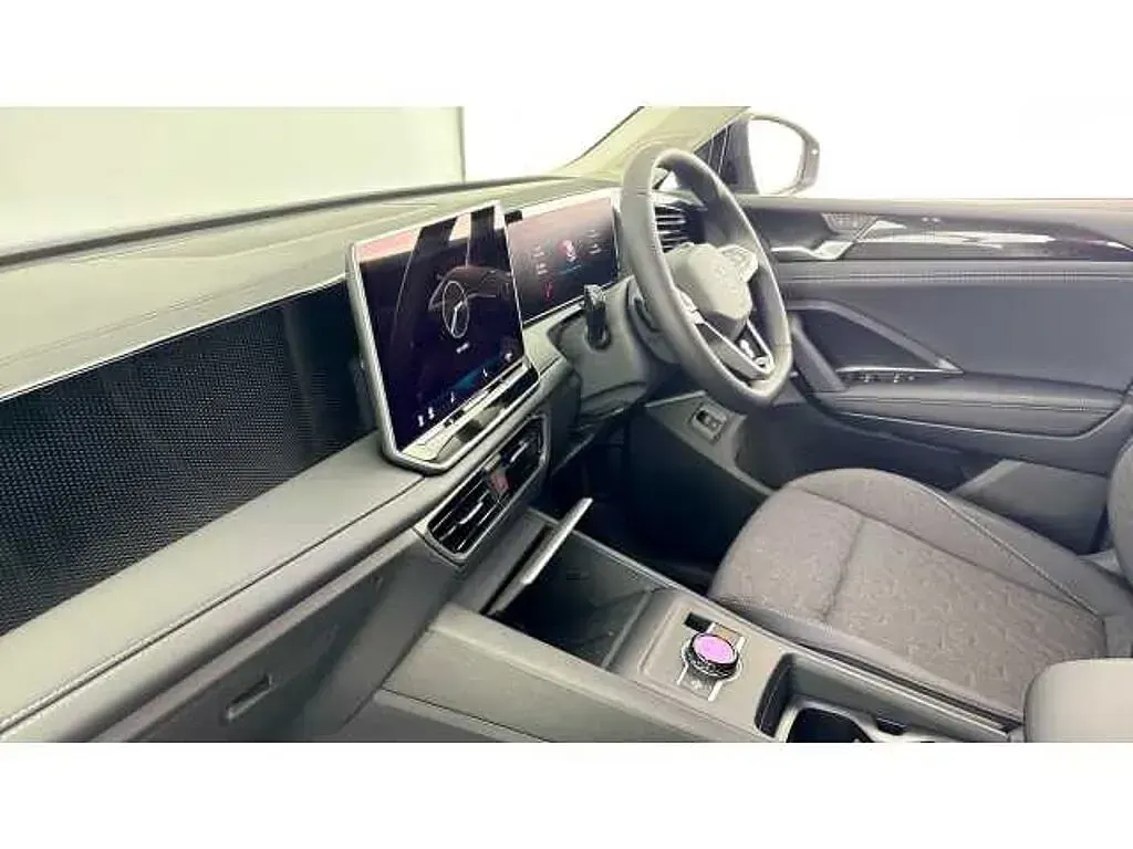 Używany VW Tiguan Match 150 KM (110 kW) 2025 Szary SUV