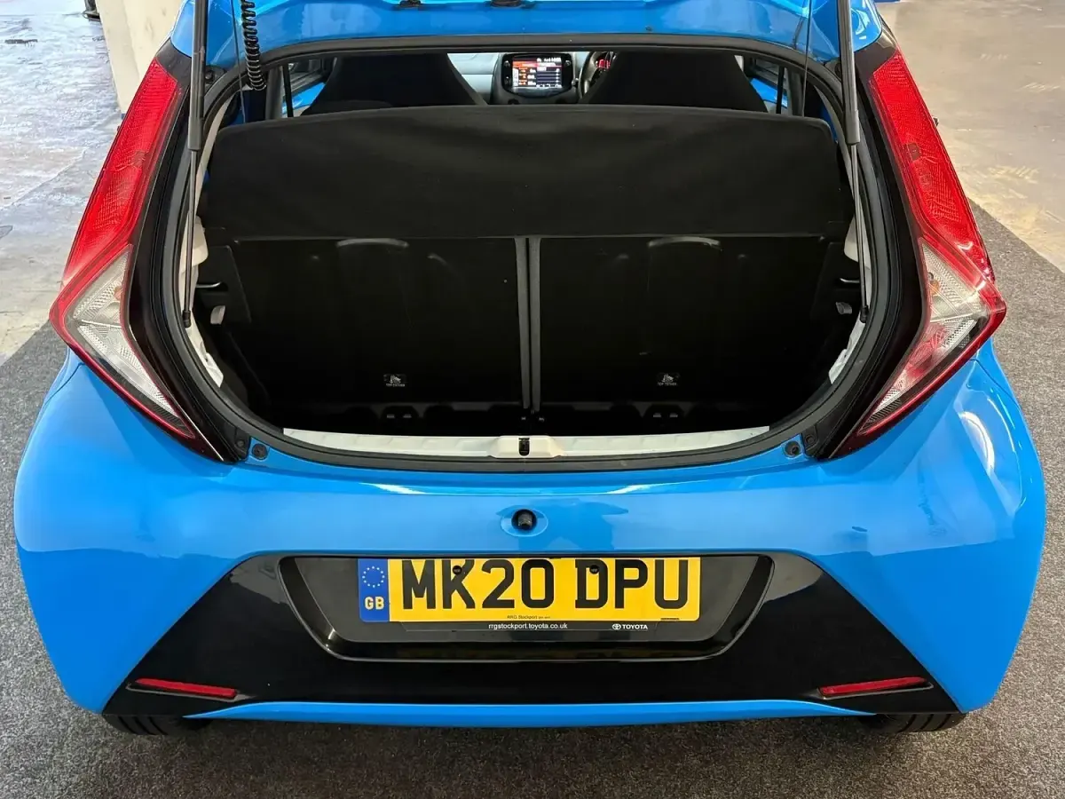 Used Toyota Aygo Trend 72 HP (52 kW) 2020 Blue Hatchback