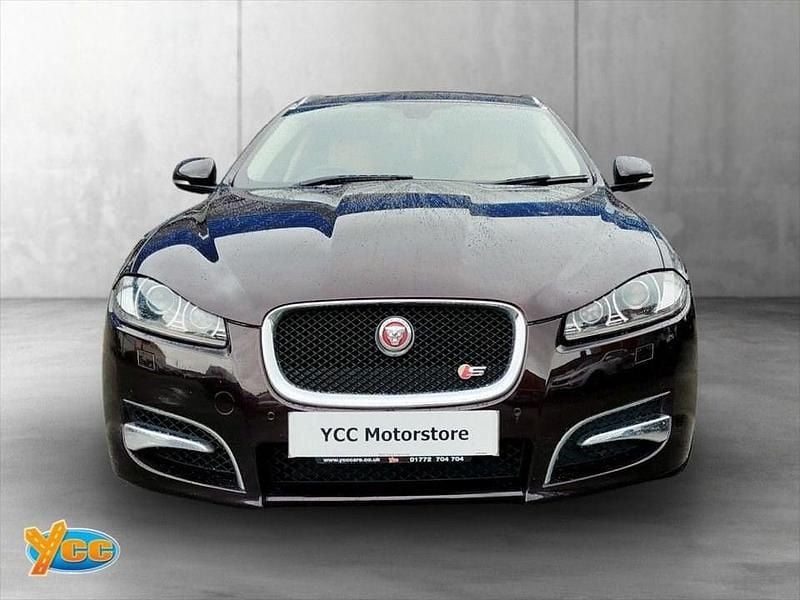 Used Jaguar XF Sportbrake Portfolio 275 HP (202 kW) 2014 Red Estate