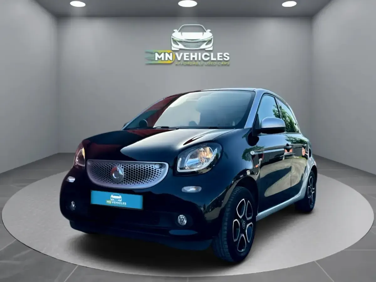 Used Smart ForFour Premium 90 HP (66 kW) 2015 Silver Hatchback
