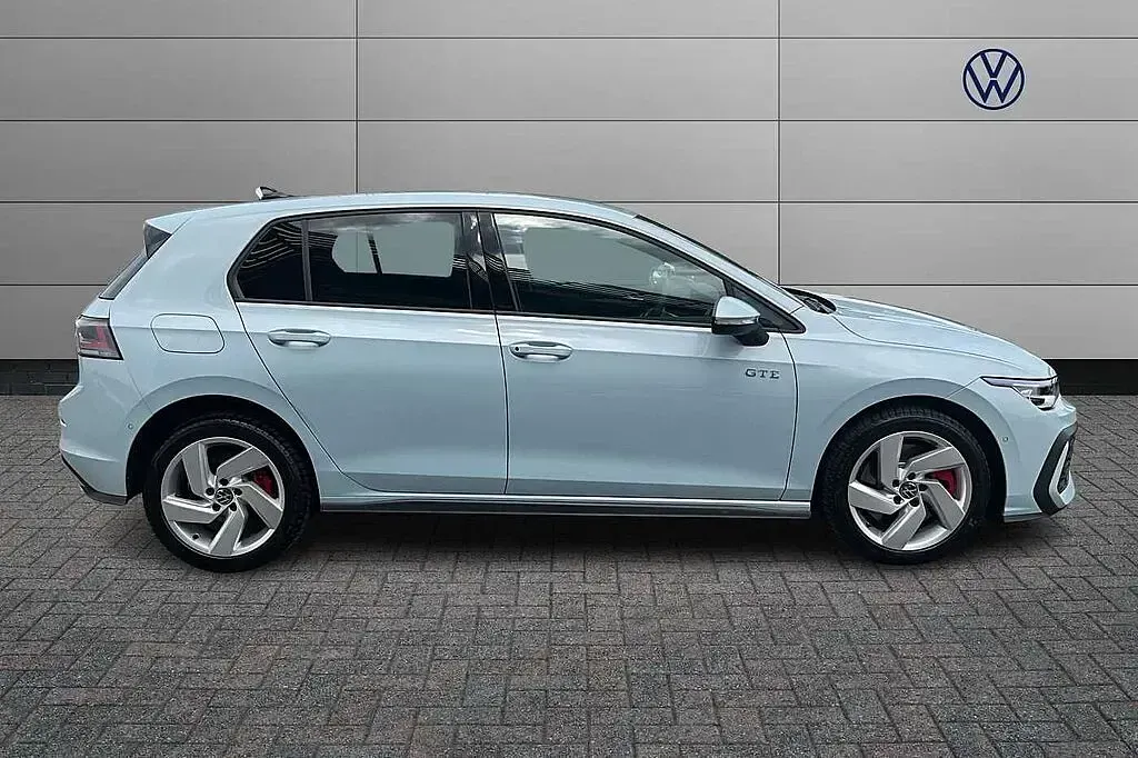Used VW Golf VIII GTE 272 HP (200 kW) 2025 Blue Hatchback