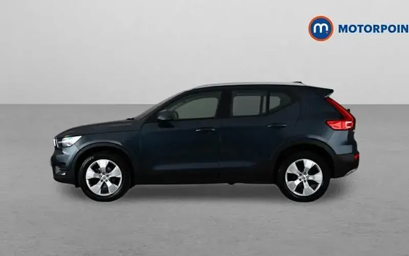 Used Volvo XC40 Momentum 163 HP (119 kW) 2020 Blue SUV