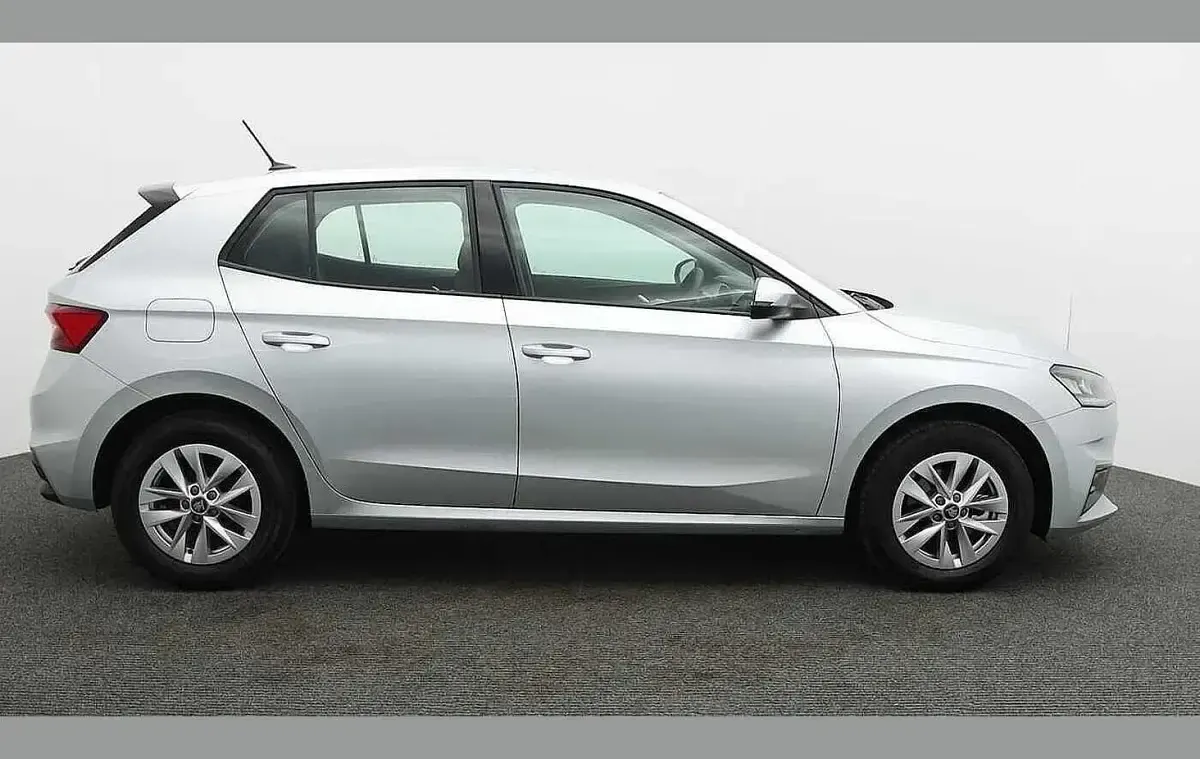 Used Skoda Fabia SE 116 HP (85 kW) 2025 Brilliant silver metallic Hatchback