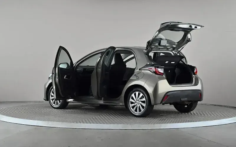 Used Toyota Yaris 116 HP (85 kW) 2023 Black Hatchback